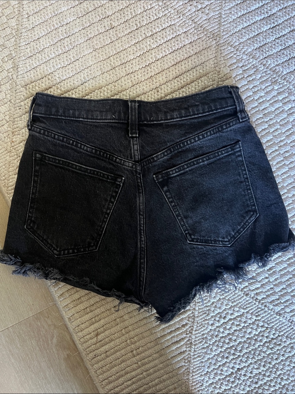 A&F “Mom Short High Rise” - Picture 3 of 3